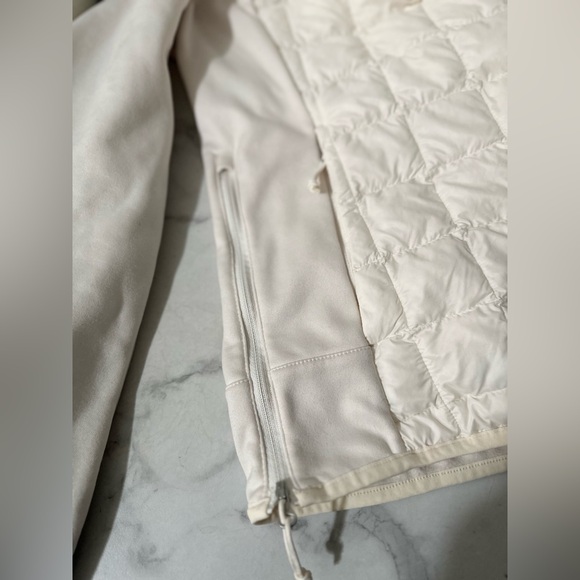 The North Face Thermoball Quarter zip Hooded Pullover - Picture 5 of 7